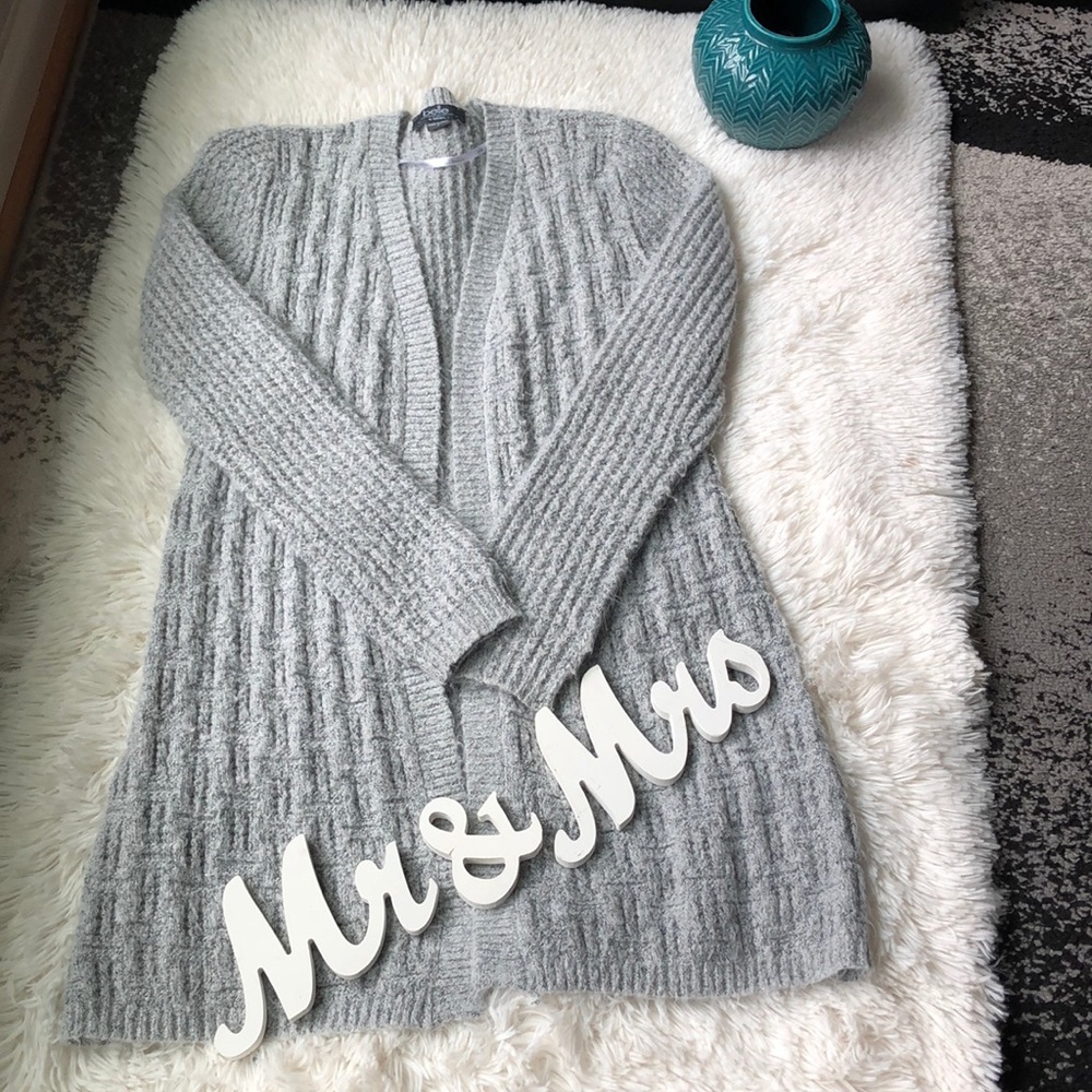 Super soft knitted gray cardigan sweater